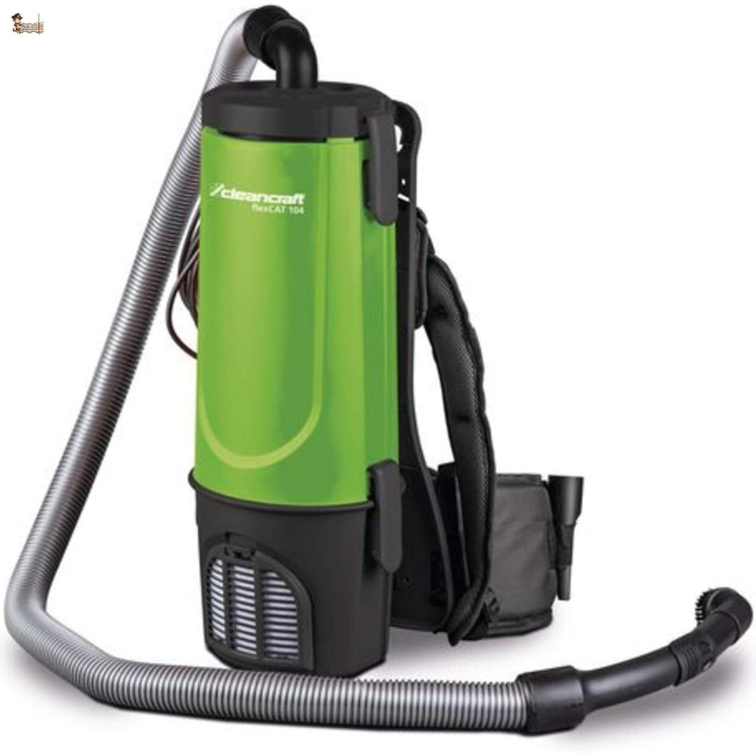 Aspirateur eau et poussiere integrant l'entretien des habitacles et une prise en main par poignee